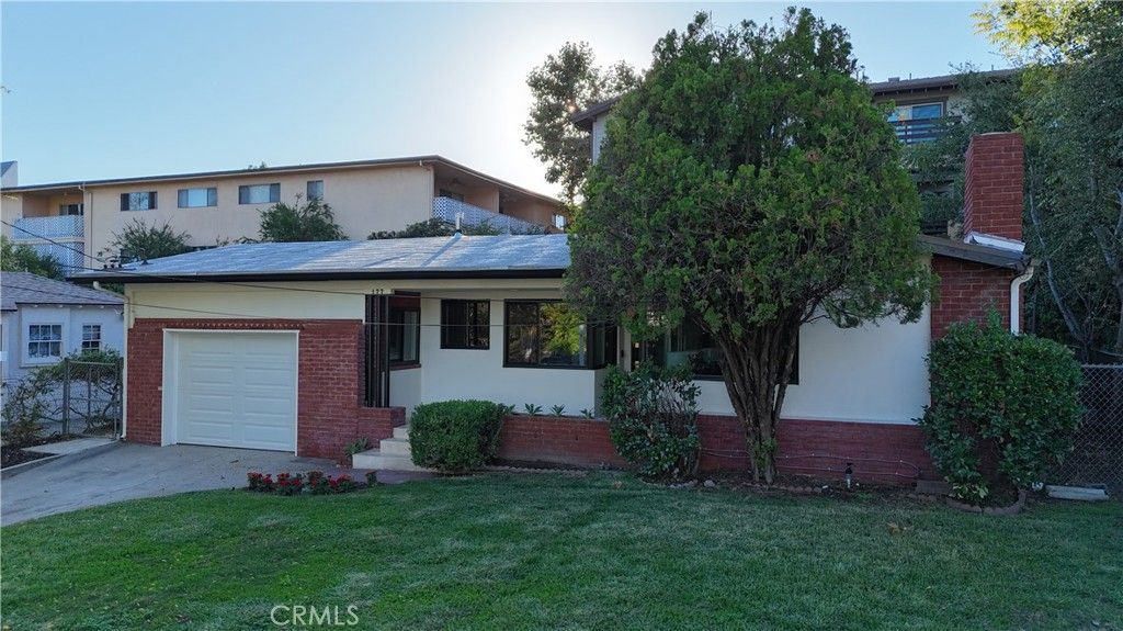 Photo of 177 S Altadena Dr, Pasadena, CA 91107 (MLS # WS25240209)