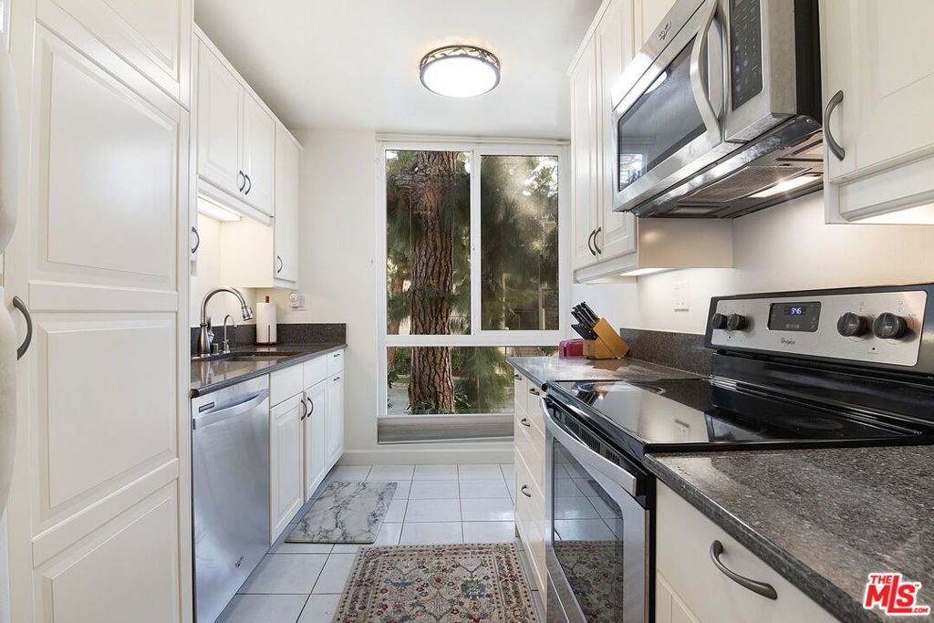 5625 Windsor Way