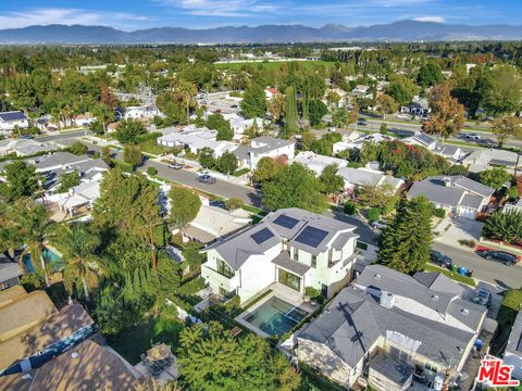 Tiny photo for 5935 Yarmouth Avenue, Encino, CA 91316 (MLS # 25621083)