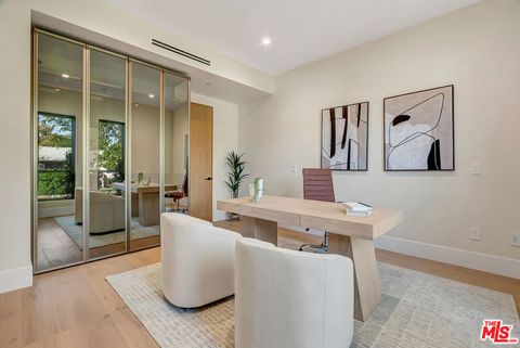 Tiny photo for 5935 Yarmouth Avenue, Encino, CA 91316 (MLS # 25621083)