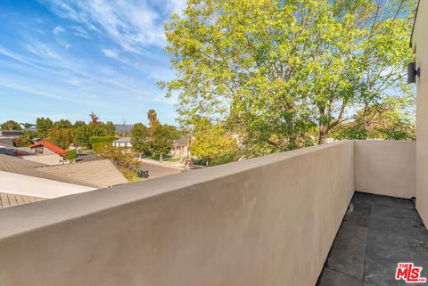 Tiny photo for 5935 Yarmouth Avenue, Encino, CA 91316 (MLS # 25621083)