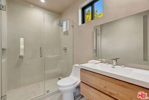 Tiny photo for 5935 Yarmouth Avenue, Encino, CA 91316 (MLS # 25621083)