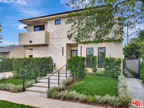 Tiny photo for 5935 Yarmouth Avenue, Encino, CA 91316 (MLS # 25621083)