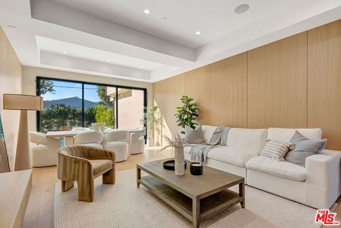 Tiny photo for 5935 Yarmouth Avenue, Encino, CA 91316 (MLS # 25621083)