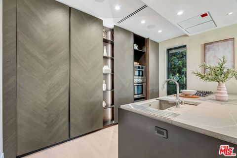 Tiny photo for 5935 Yarmouth Avenue, Encino, CA 91316 (MLS # 25621083)