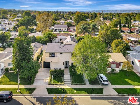 Tiny photo for 5935 Yarmouth Avenue, Encino, CA 91316 (MLS # 25621083)