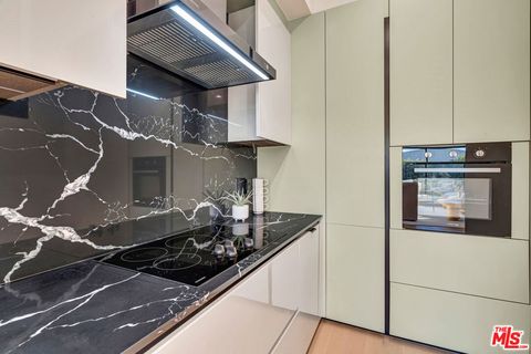 Tiny photo for 5935 Yarmouth Avenue, Encino, CA 91316 (MLS # 25621083)