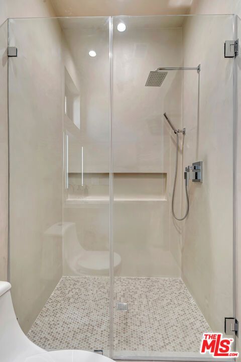 Tiny photo for 5935 Yarmouth Avenue, Encino, CA 91316 (MLS # 25621083)