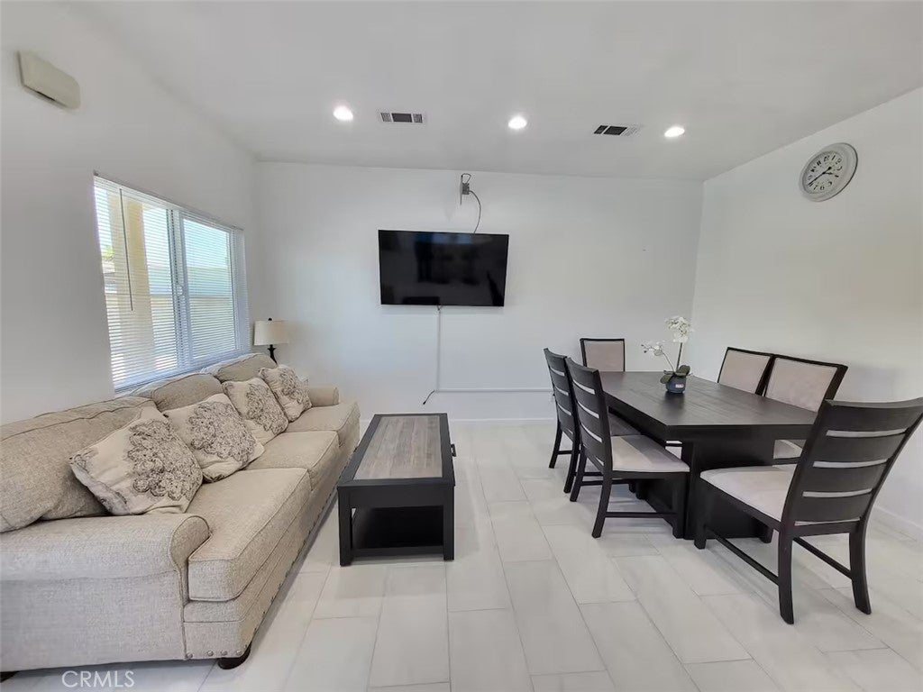 10573 Sycamore