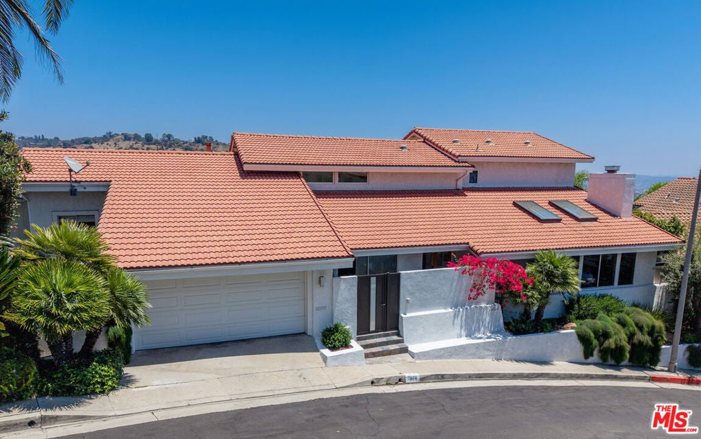 1904 N Crescent Heights Boulevard