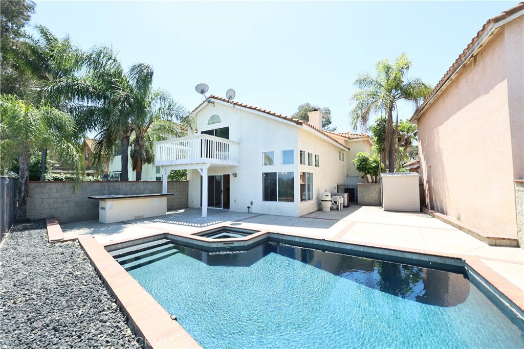 15657 Ladera Vista Drive