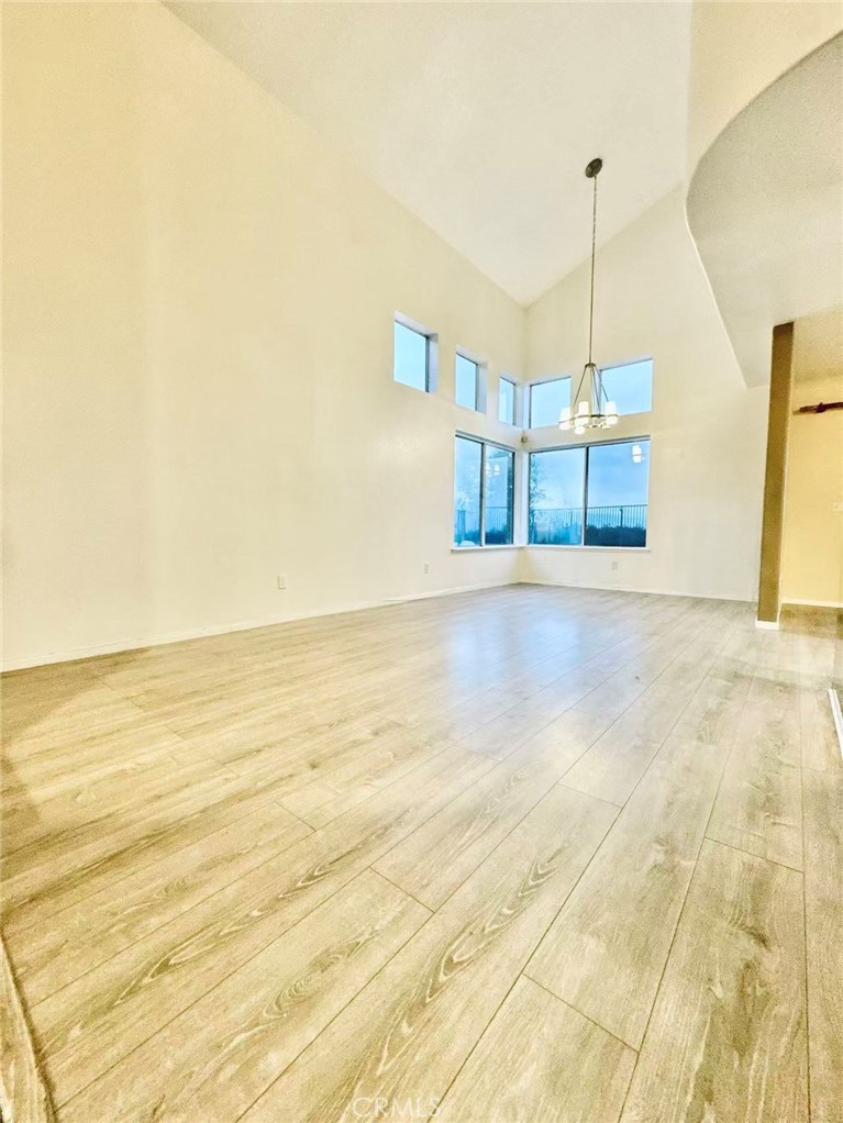 15657 Ladera Vista Drive