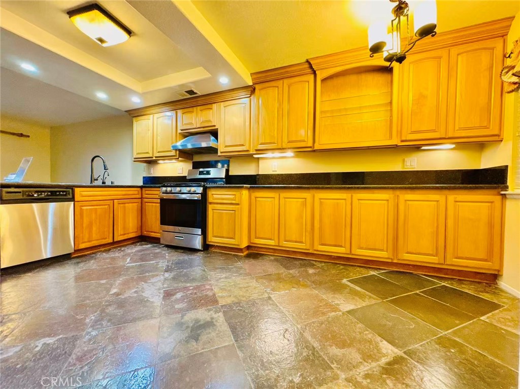 15657 Ladera Vista Drive