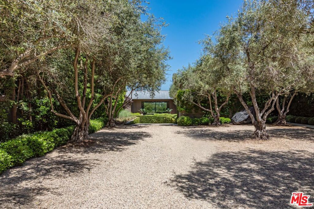 859 Woodacres Road