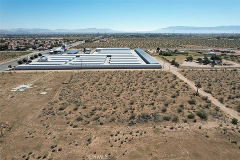 Photo of 9 Vincent Drive, Victorville, CA 92392 (MLS # CV26025345)