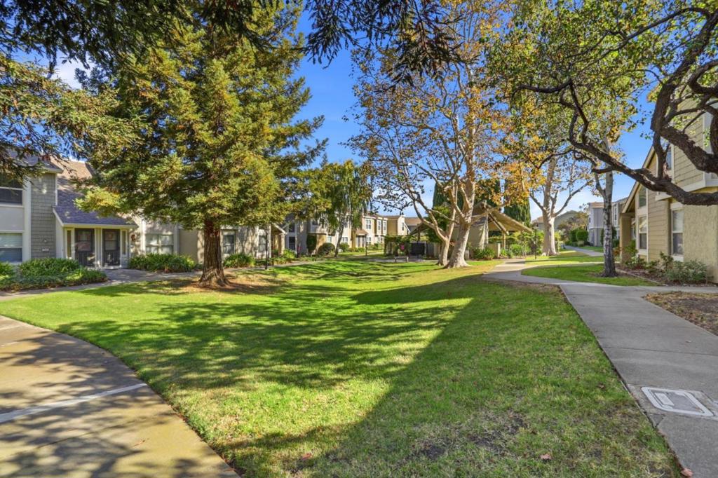 2214 Saint Claire Court