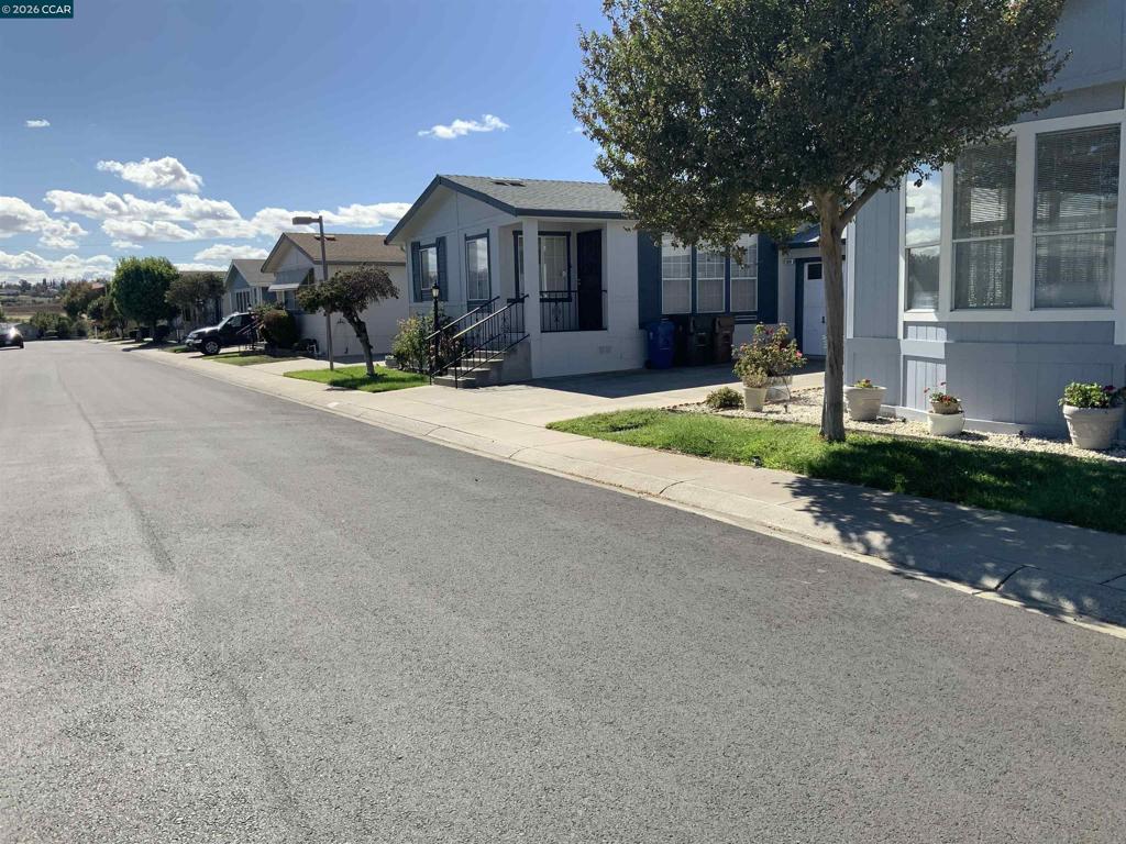 1800 Strasbourg Ln.