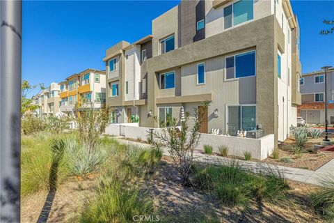 Photo of 27555 Sanctuary Court Ct, Stevenson Ranch, CA 91381 (MLS # OC26091449)