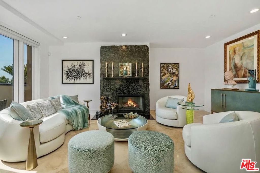 137 S Spalding Drive 401