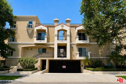 Photo of 5727 Camellia Avenue #108, North Hollywood, CA 91601 (MLS # 26857577)
