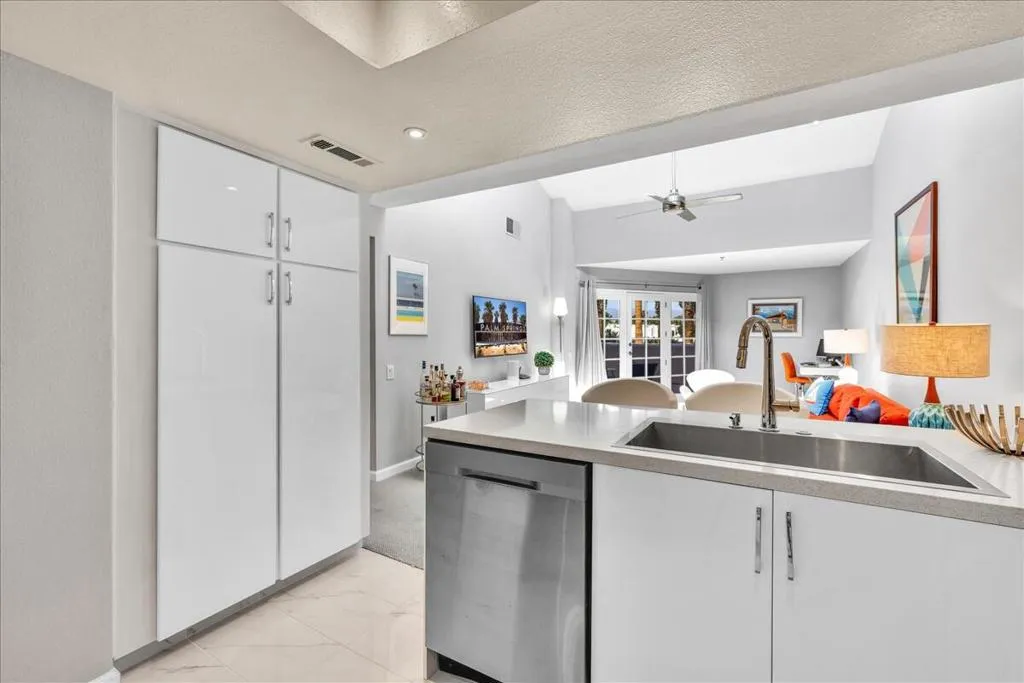 Palm Springs, California 92262, United States, 1 Bedroom Bedrooms, ,2 BathroomsBathrooms,Residential,Active,238798