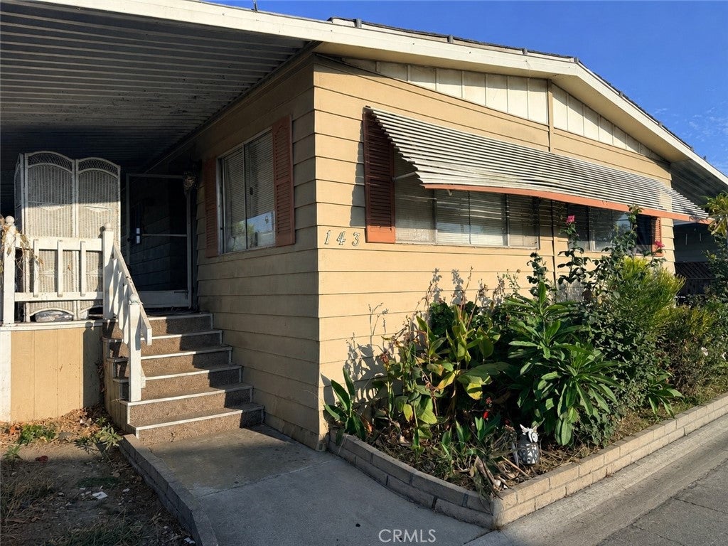 3595 Santa Fe Avenue