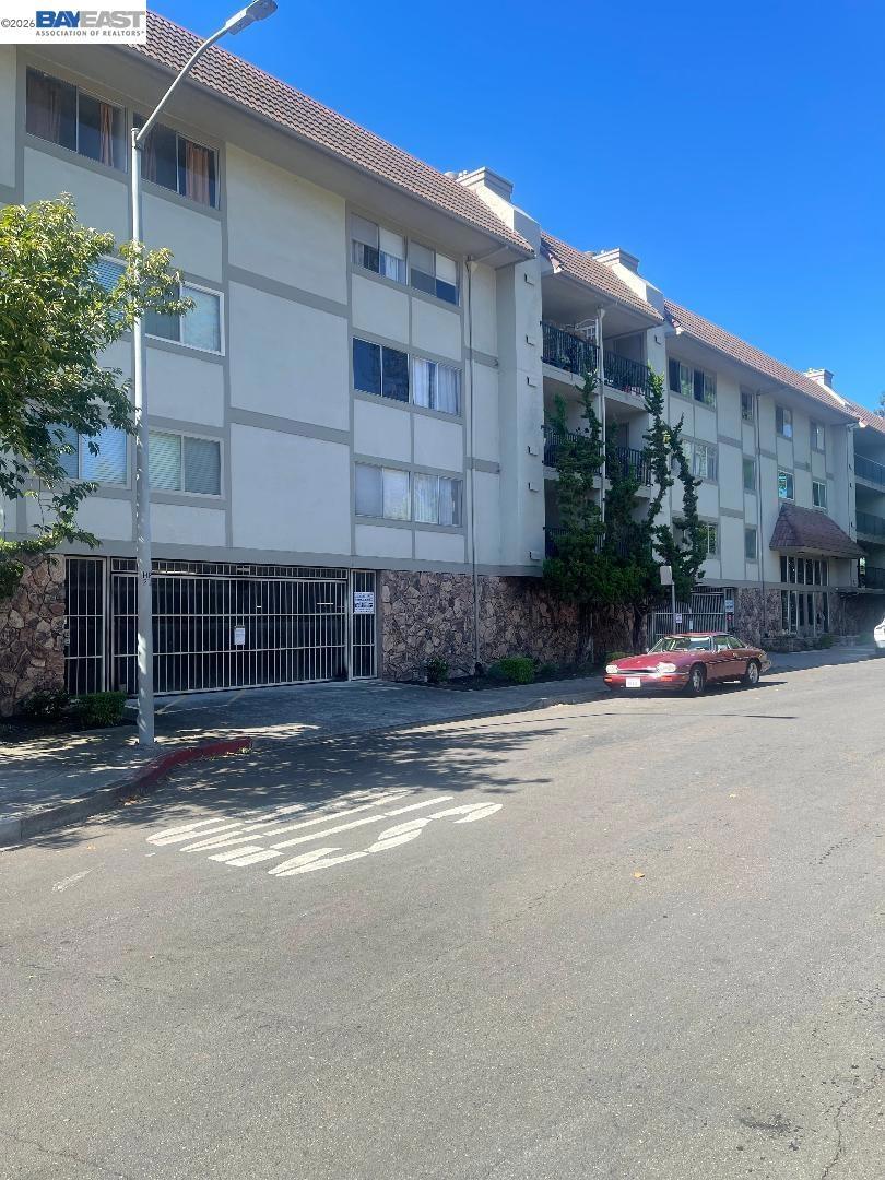 400 Davis St