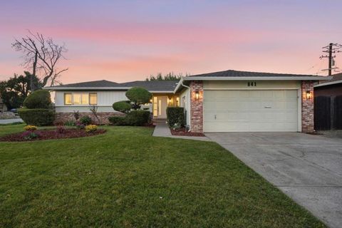Photo of 841 Brentwood Drive, San Jose, CA 95129 (MLS # ML82034117)