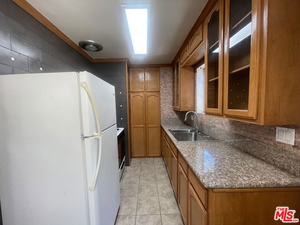 Properties 4 1122 N Formosa Avenue 1