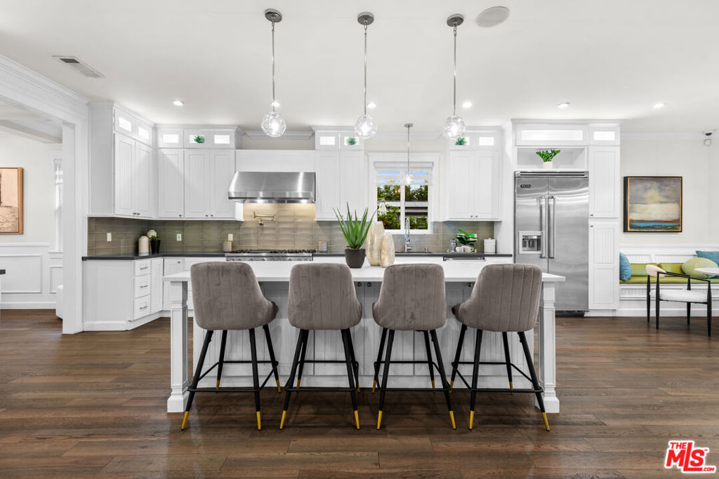 4616 Ventura Canyon Avenue