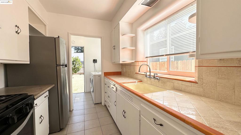 MAXWELL PK - Residential Lease
