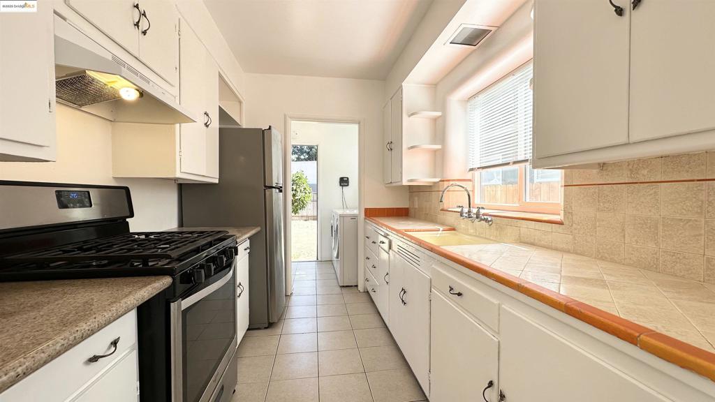 MAXWELL PK - Residential Lease