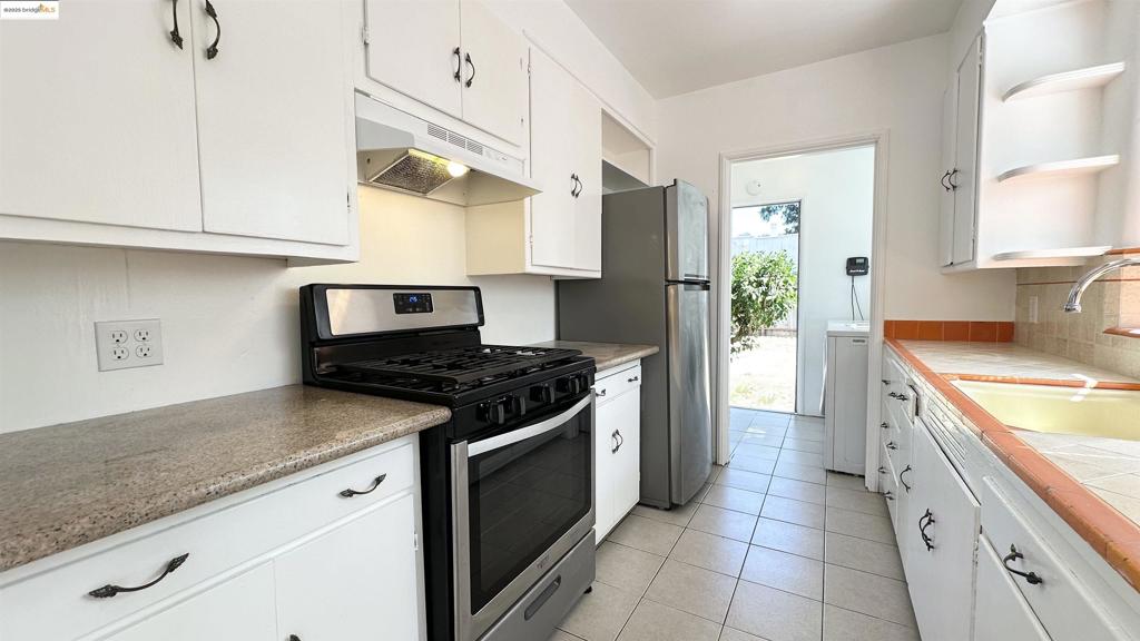 MAXWELL PK - Residential Lease