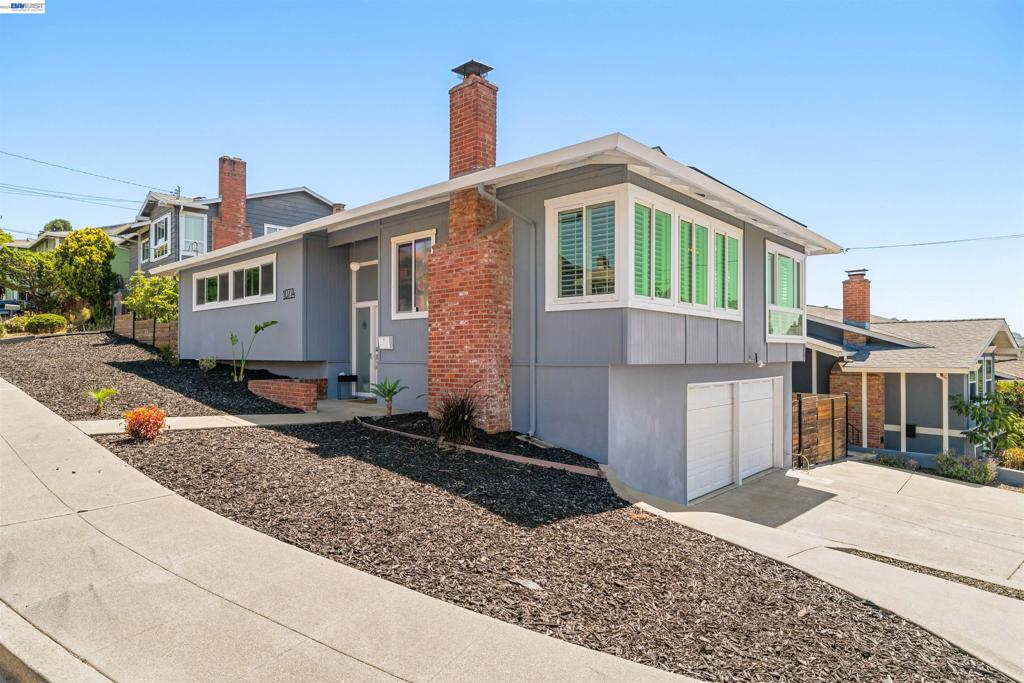 10774 Hellman St St, Oakland CA 94605