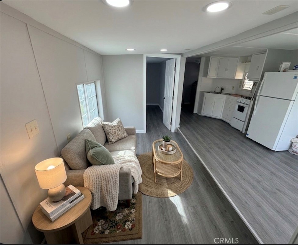 12265 Woodruff Avenue 39