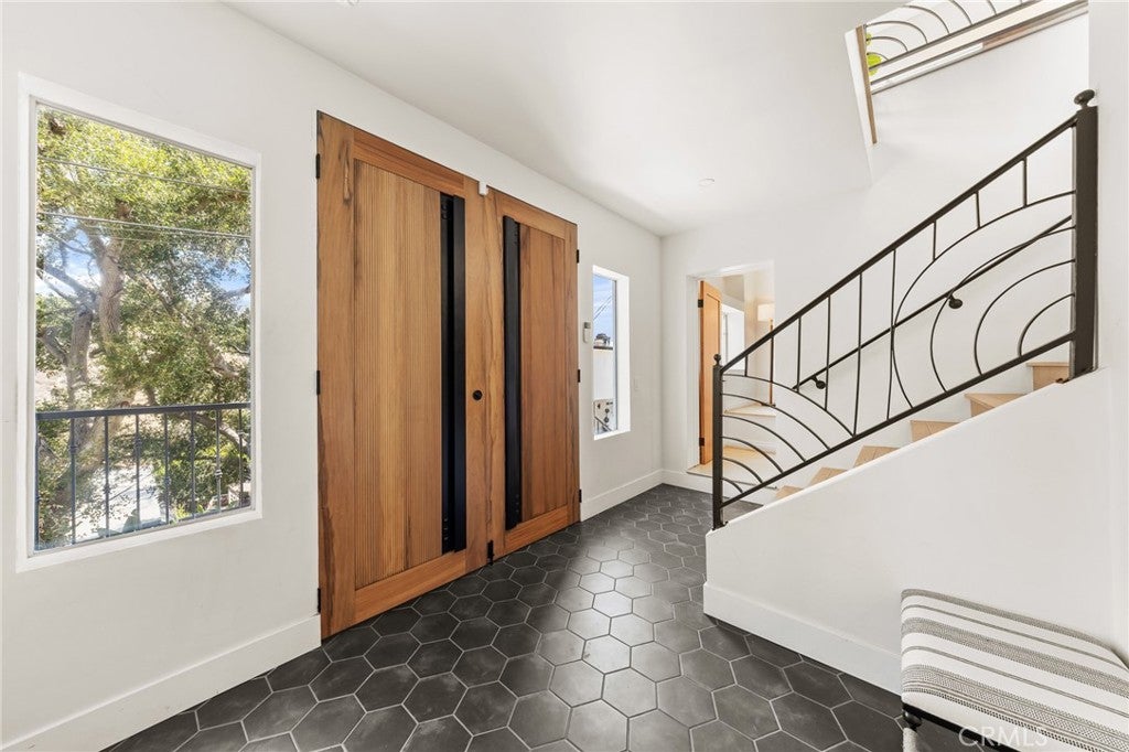 2927 Park Center