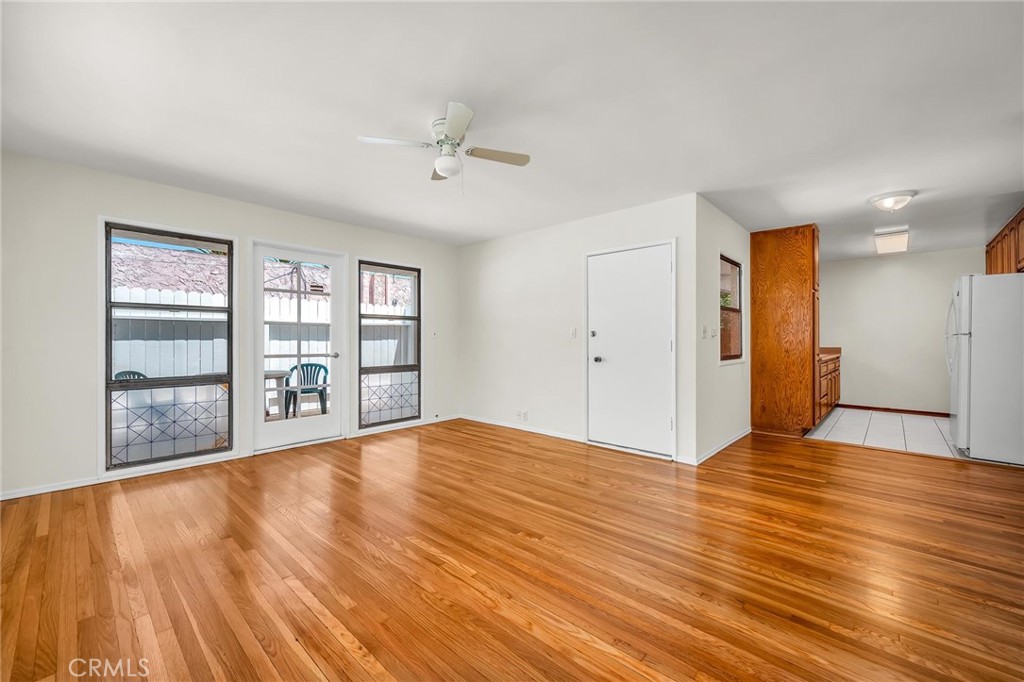 1047 E 1st Street 12