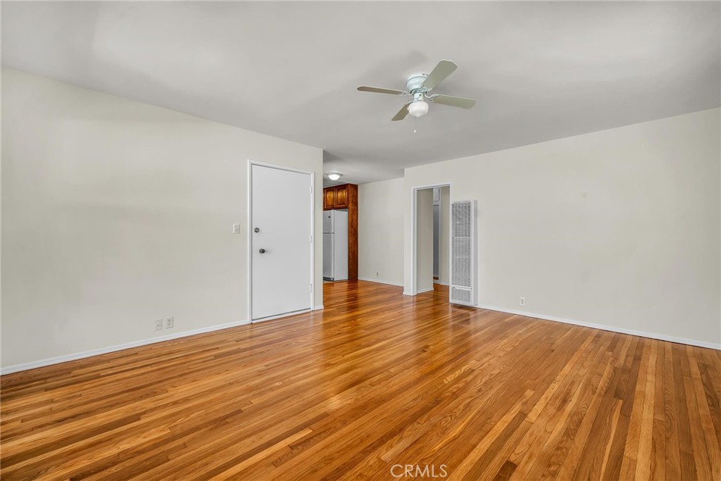 1047 E 1st Street 12