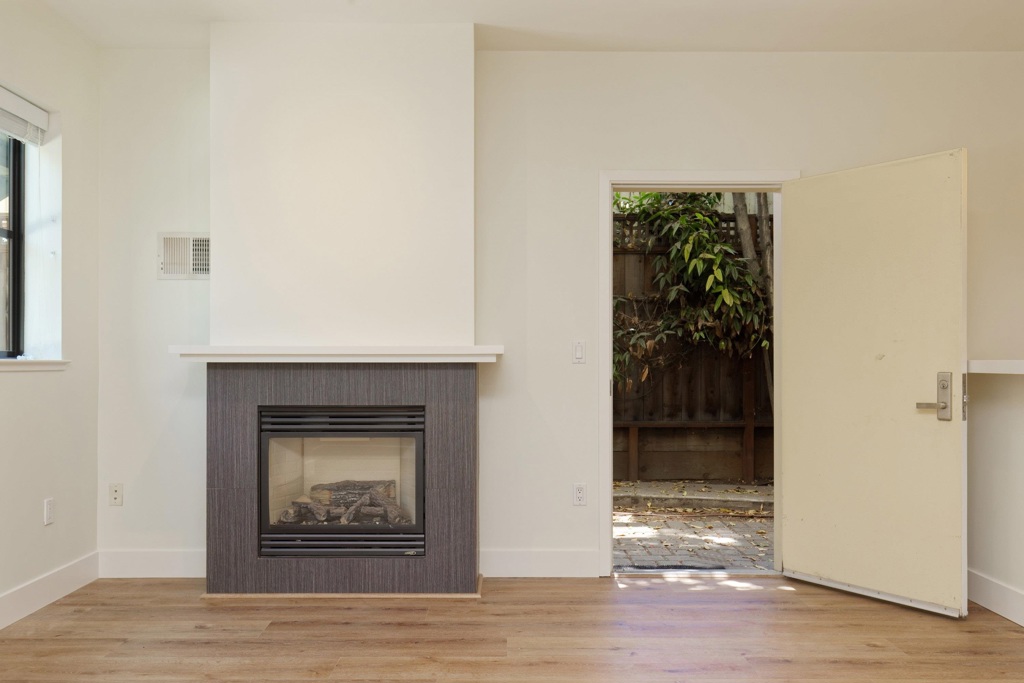 1565 1565 32nd Street 4