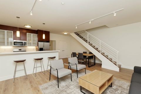 1565 1565 32nd Street 4 Oakland CA 94608