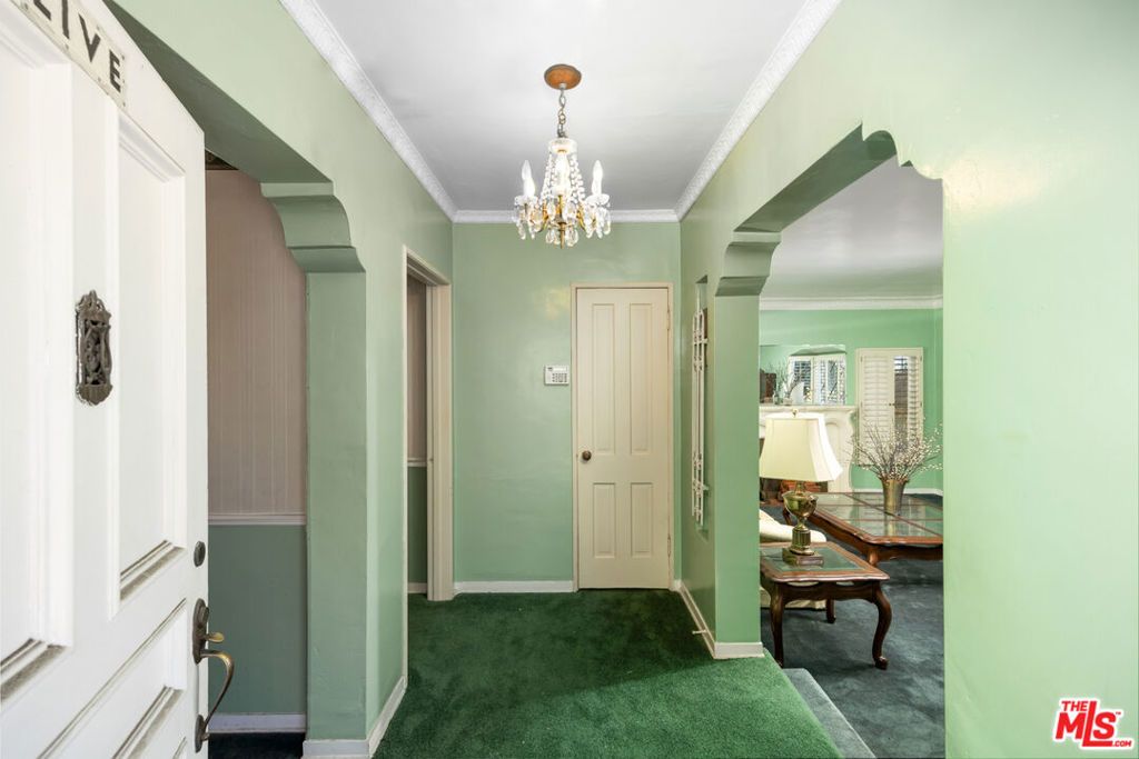 Photo of 4011 Welland Avenue, Los Angeles, CA 90008 (MLS # 25543571)