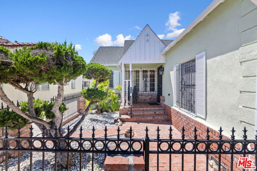 Photo of 4011 Welland Avenue, Los Angeles, CA 90008 (MLS # 25543571)