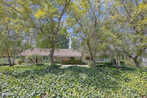 Photo of 871 Encino Vista Drive, Thousand Oaks, CA 91362 (MLS # 226001793)