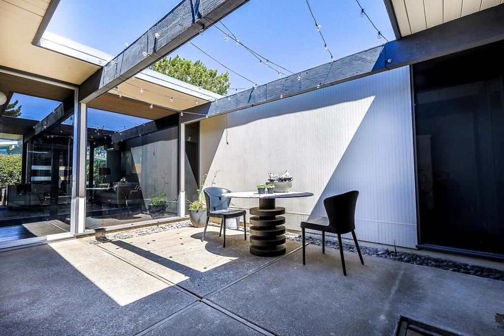 275 Puffin Court