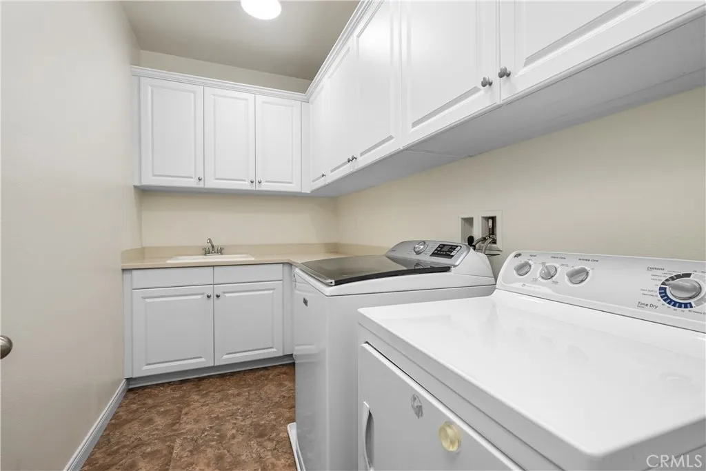 Fontana, California 92336, United States, 4 Bedrooms Bedrooms, ,4 BathroomsBathrooms,Residential,Active,157986