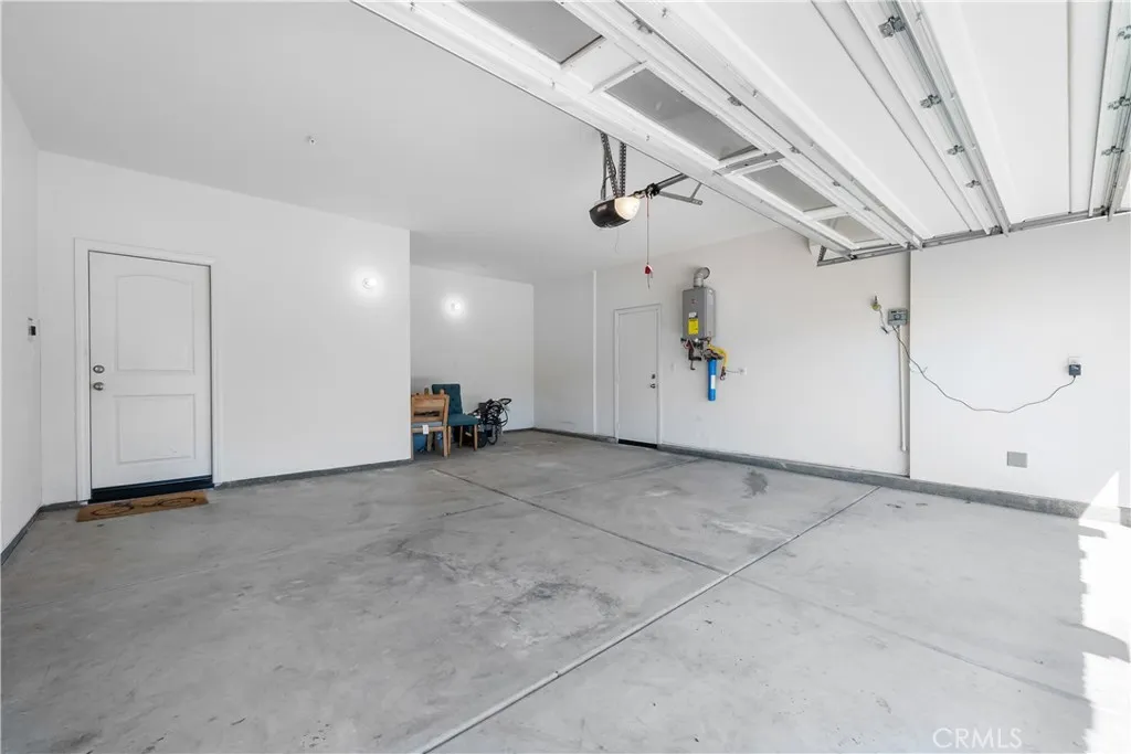 Fontana, California 92336, United States, 4 Bedrooms Bedrooms, ,4 BathroomsBathrooms,Residential,Active,157986