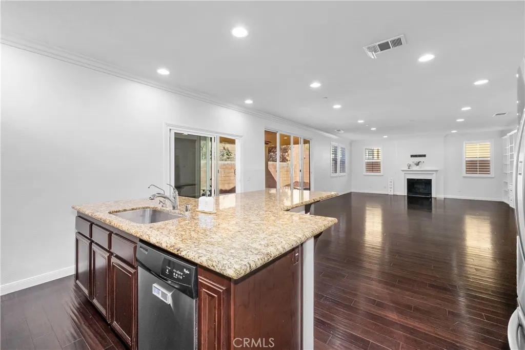 Fontana, California 92336, United States, 4 Bedrooms Bedrooms, ,4 BathroomsBathrooms,Residential,Active,157986