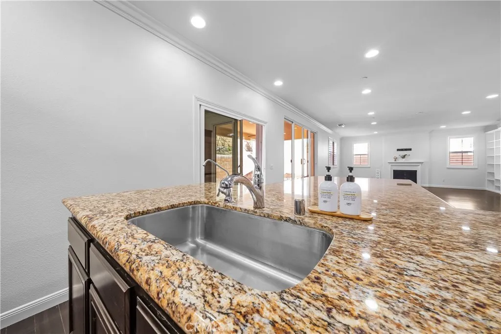 Fontana, California 92336, United States, 4 Bedrooms Bedrooms, ,4 BathroomsBathrooms,Residential,Active,157986