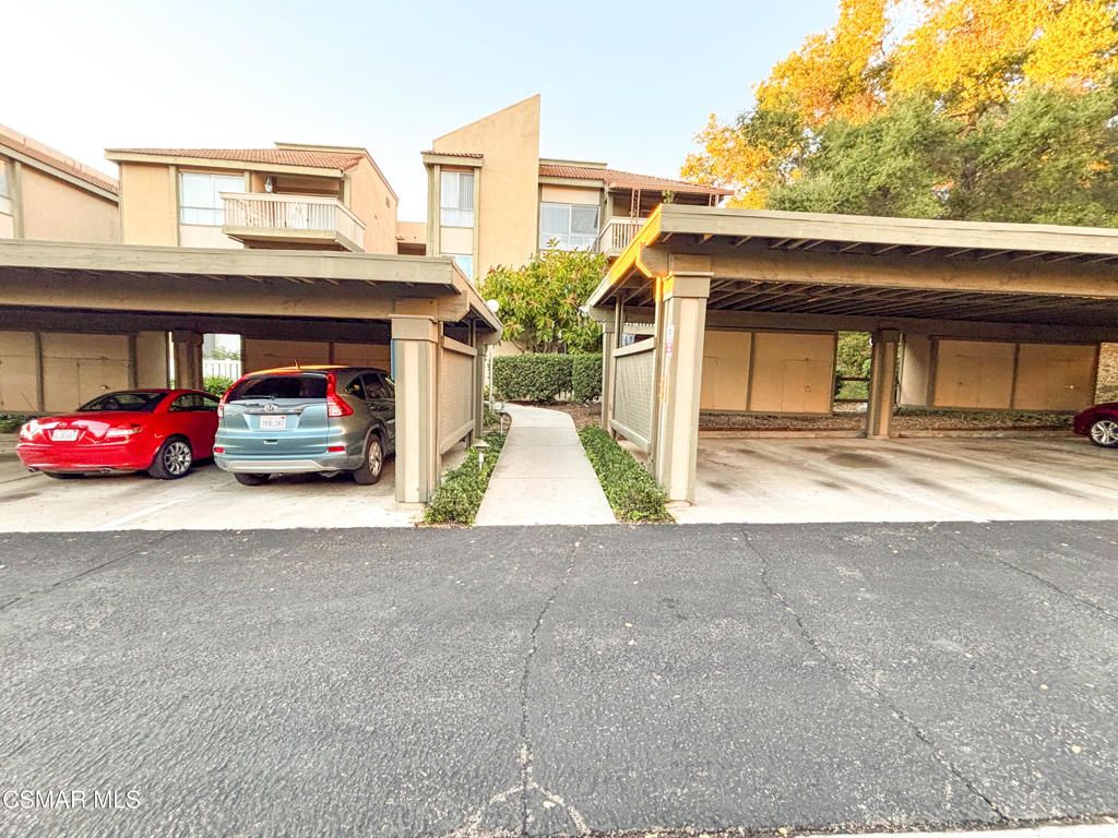 Photo of 291 Sequoia Court #31, Thousand Oaks, CA 91360 (MLS # 225005745)