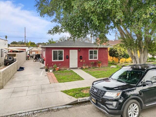 5920 Cerritos Avenue